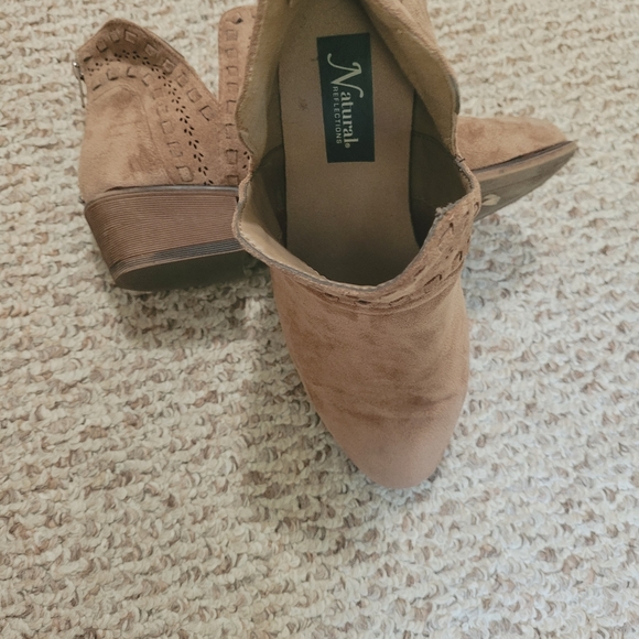 Natural Reflections ankle bootie - Picture 3 of 9